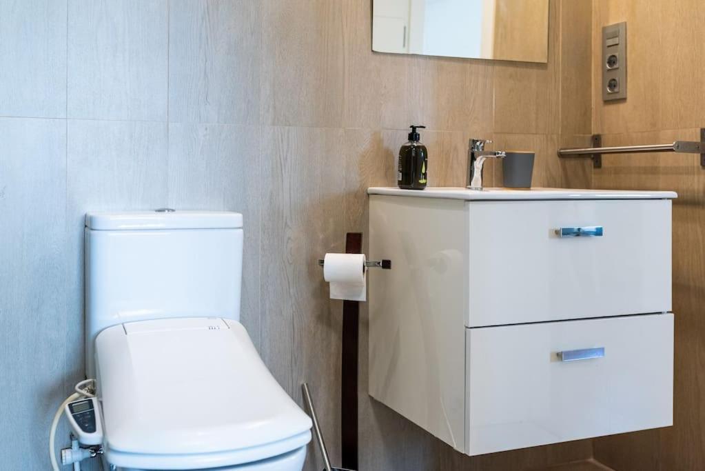 Moderno Apartamento Con Piscina Y Parking Granada Dış mekan fotoğraf